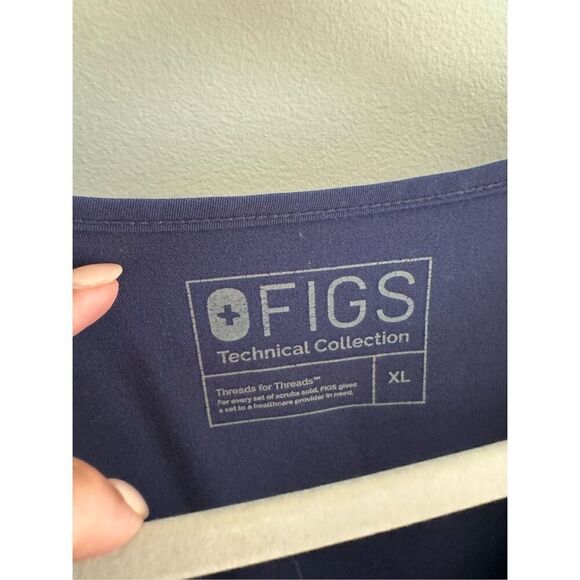 Figs Casma Three Pocket Scrub Top Size XL Navy Blue - Picture 4 of 7